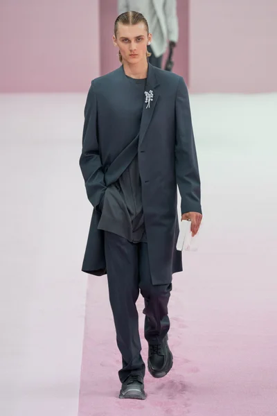 Look 44